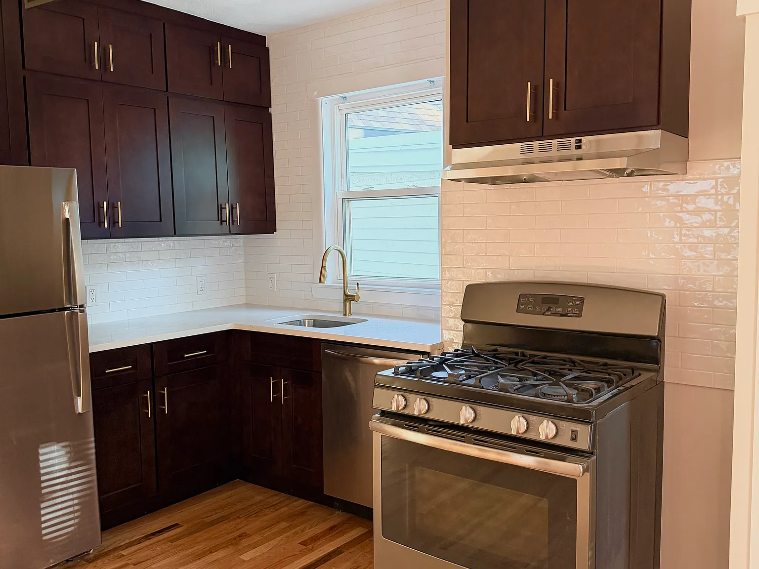 2 bed, 1200 sqft, $1,900 — Photo 3