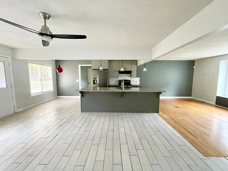 2112 Chandler Ave — Photo 5