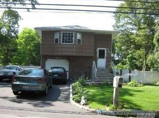 380 Fir Grove Rd, Ronkonkoma, NY 11779