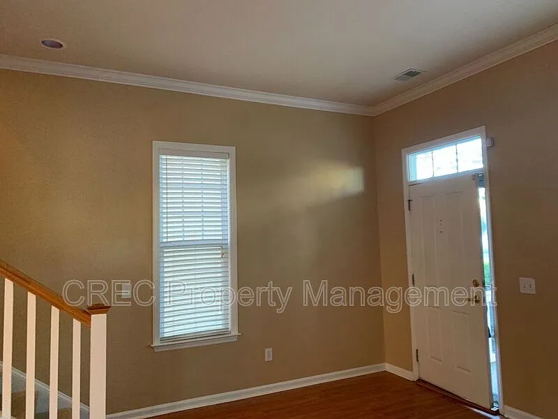 Building Photo - 105 Barberry St