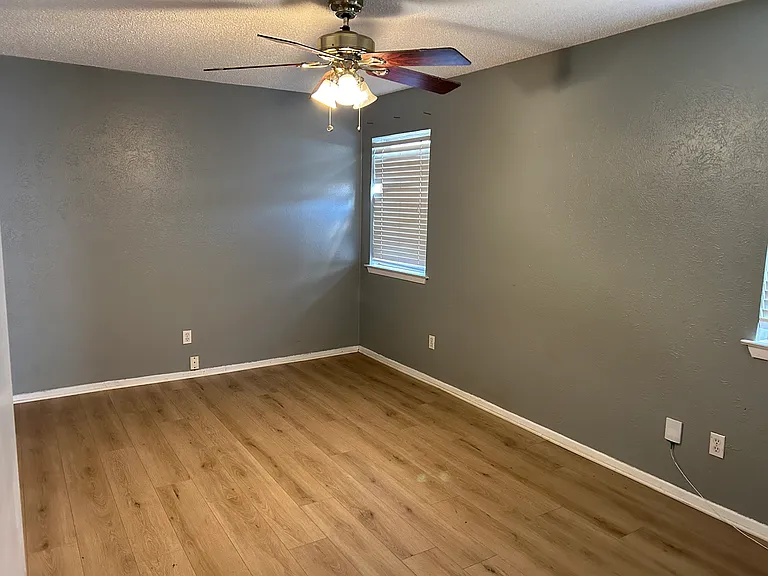 6045 Hillcrest Dr — Photo 10