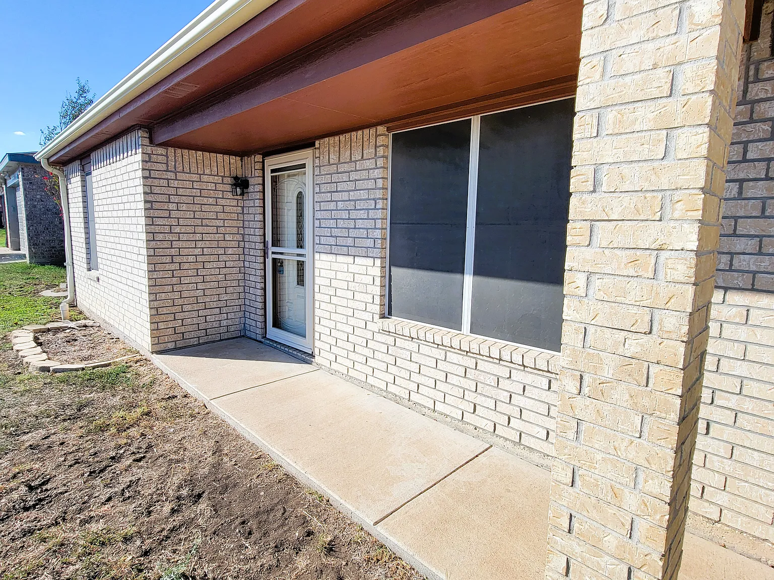 4 bed, 1590 sqft, $1,500 — Photo 3