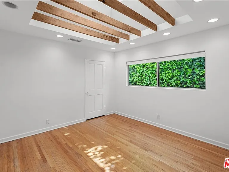 4031 Hollyline Ave — Photo 21