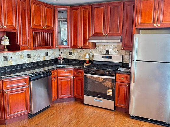 2nd image of 5213 Fairview Ter #2