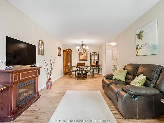 2nd image of 150 Park Ave E