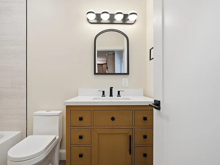 Unit 1 Full Bathroom