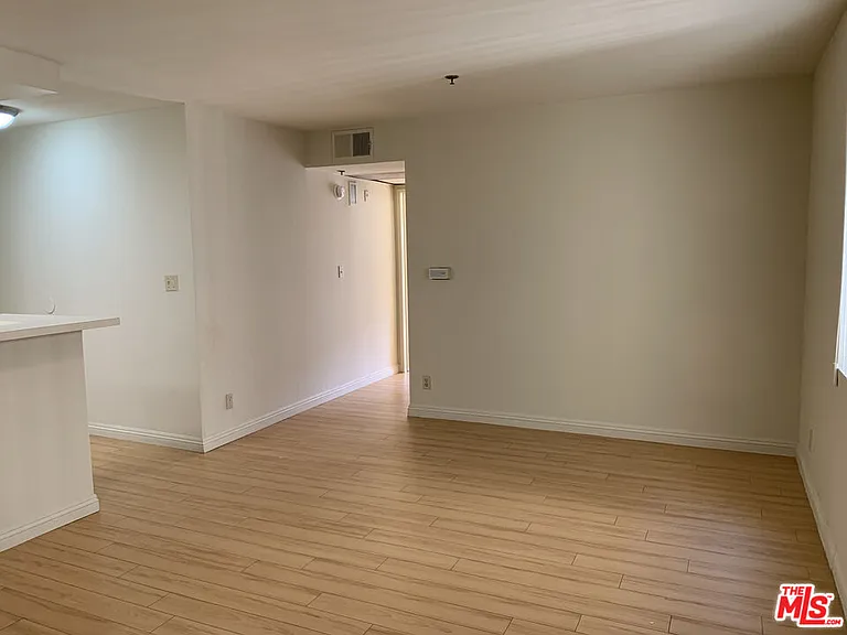420 S Harvard Blvd #101 — Photo 8