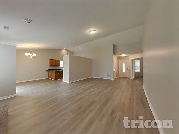 2nd image of 903 Moonlight Ct