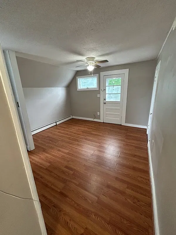 2 bed, 1.5 bath, 1200 sqft, $1,650 — Photo 4