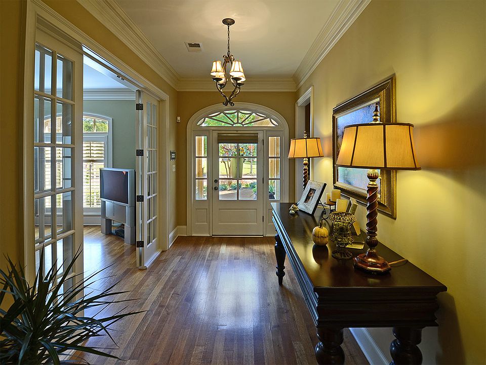 1st image of 1778 E Laurel Hollow Ln