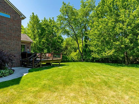 5th image of 8061 Pine Ridge Ct