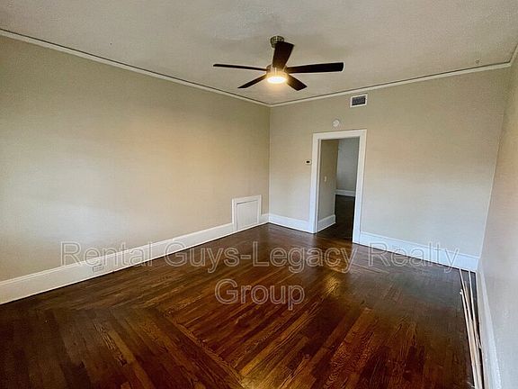 4th image of 2329 College St