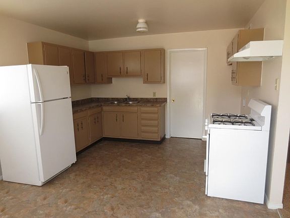 2nd image of 10300 Alcan St