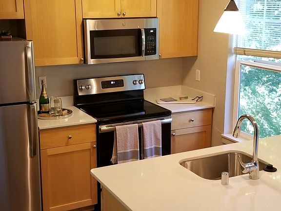 2nd image of 9503 NE 120th St #J204