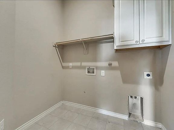 2nd image of 3224 Sunny Hill Way