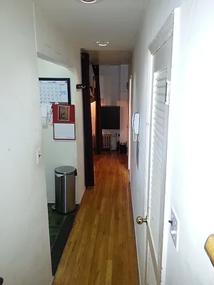 Rented by Manhattan Property Group | media 44