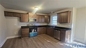 3rd image of 25506 Simmons Ave