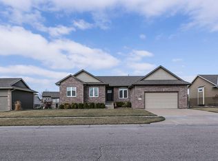 2513 N Spring Hollow St, Wichita, KS 67228