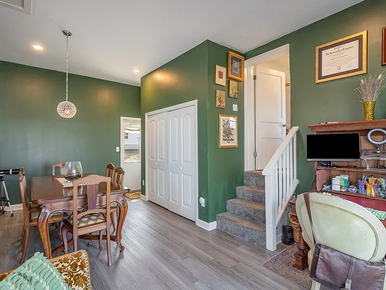 245 Collier Ave — Photo 3