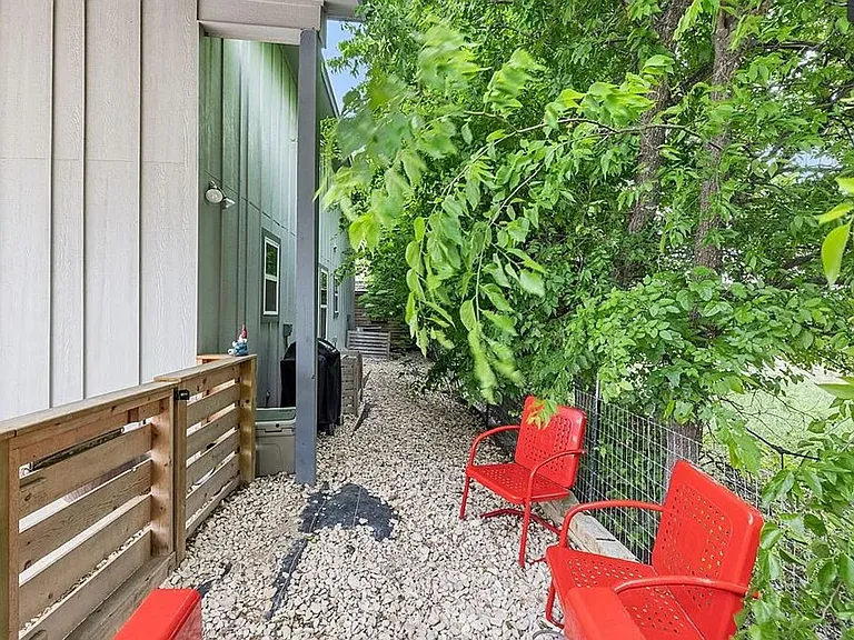 506 Burleson Blvd — Photo 19