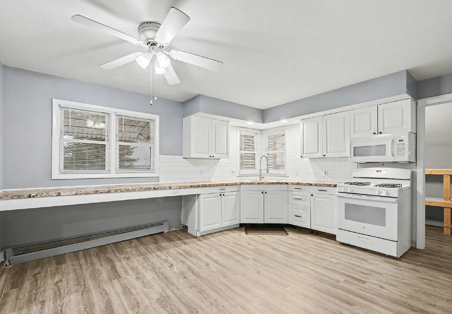 2 bed, 1.0 bath, 1142 sqft, $1,595 — Photo 3