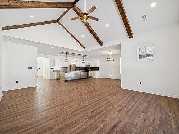 3rd image of 100 Barndo Dr