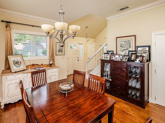 4th image of 62 Heritage Wood Cir