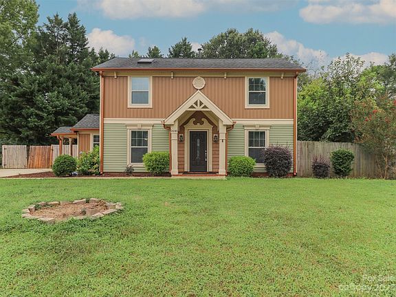 3rd image of 2646 Clover Hill Ln