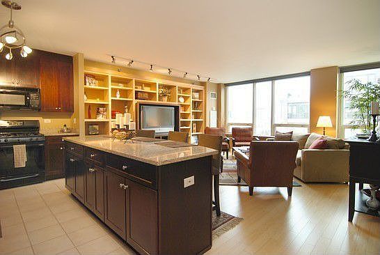 4th image of 33 W Ontario St APT 28H