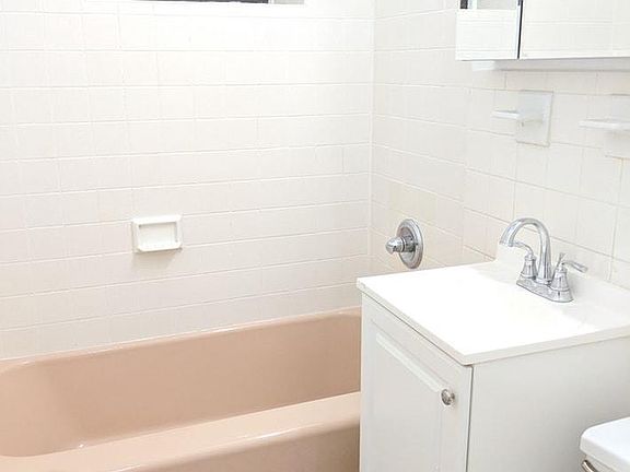 5th image of 415 E 71st St APT E
