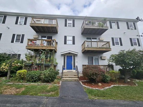 434 Linden St APT 4, Fall River, MA 02720