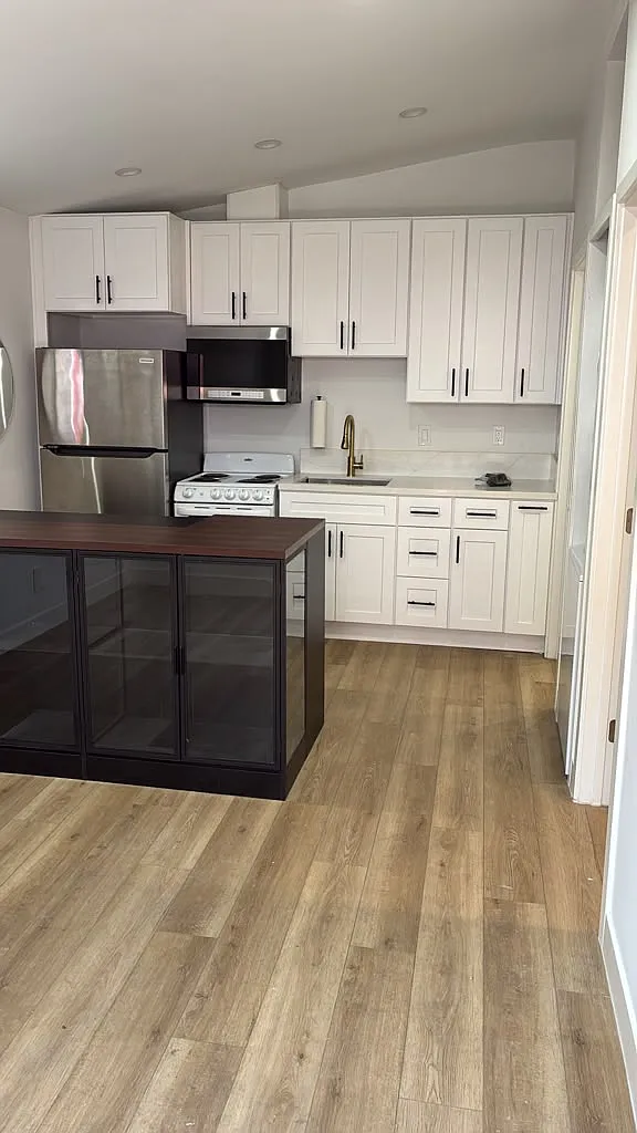 1 bed, 460 sqft, $2,500 — Photo 1