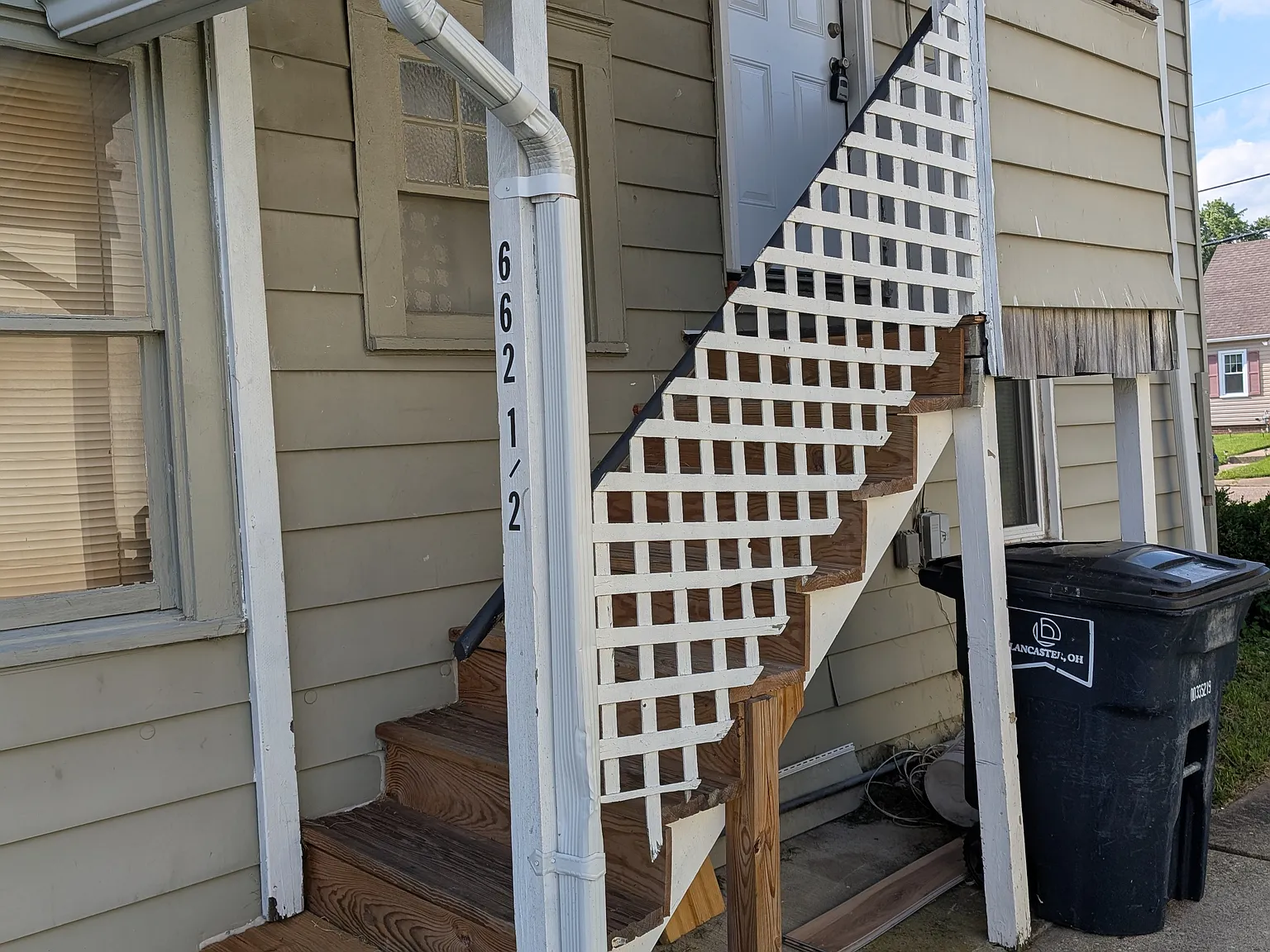 3 bed, 776 sqft, $1,100 — Photo 1