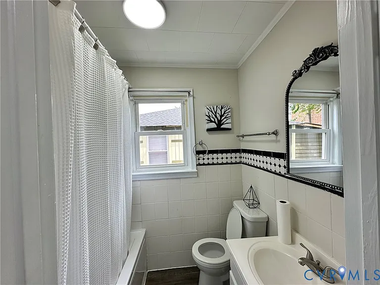 223 Witten St — Photo 9