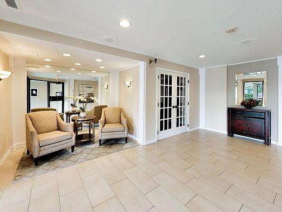 3rd image of 2020 Chestnut Ave APT 109