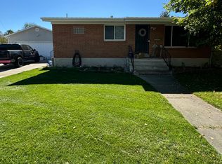 8 Birch Cir, Clearfield, UT 84015