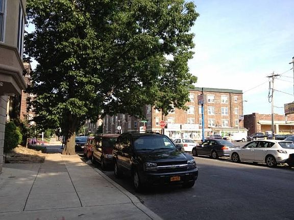 Pine St - West Side