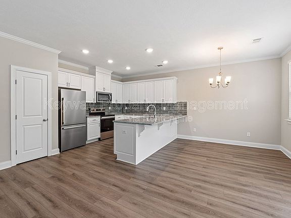 5th image of 138 Candleberry Dr
