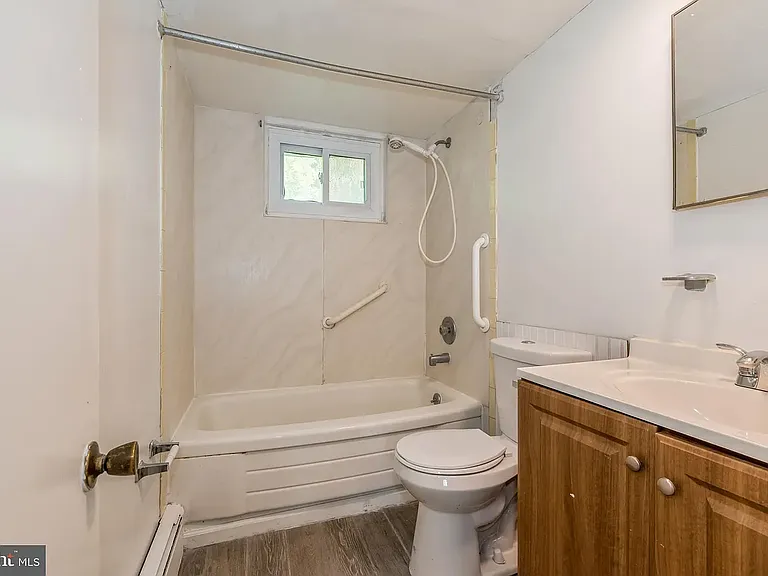 85 Dallas Ave — Photo 4