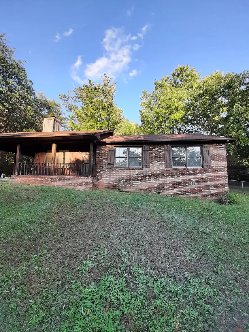 1616 Terry Dr photo 1