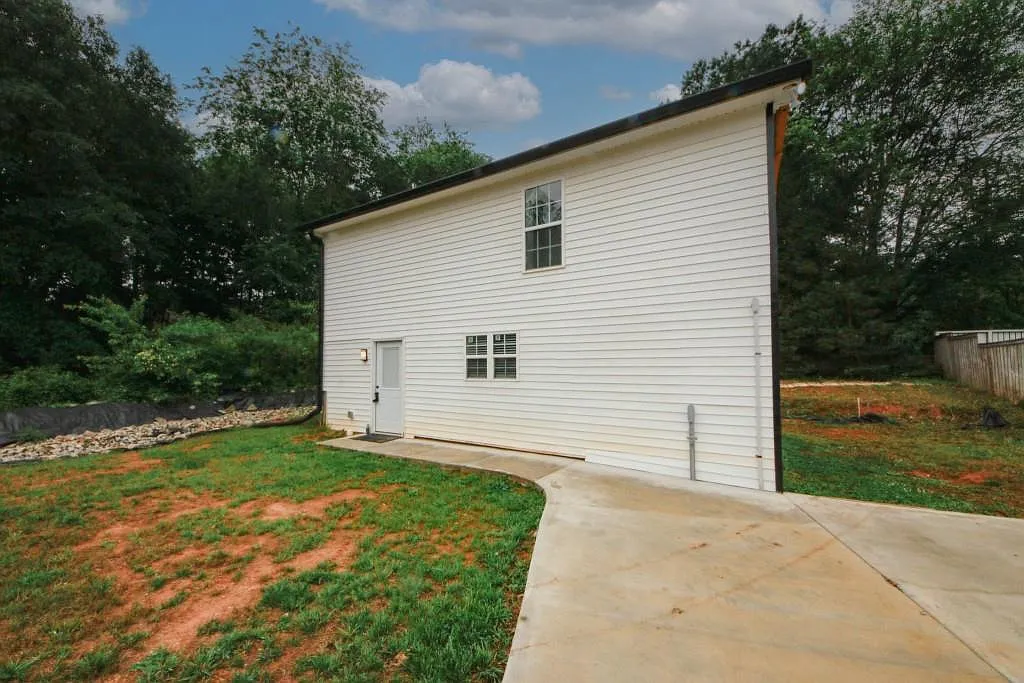 1 bed, 1.5 bath, 960 sqft, $1,500 — Photo 1
