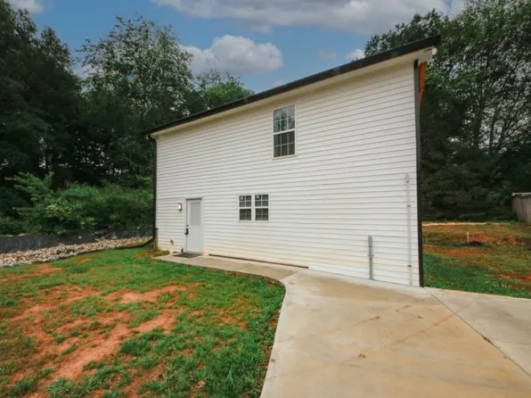 6157 Orville Dr, Flowery Branch, GA 30542
