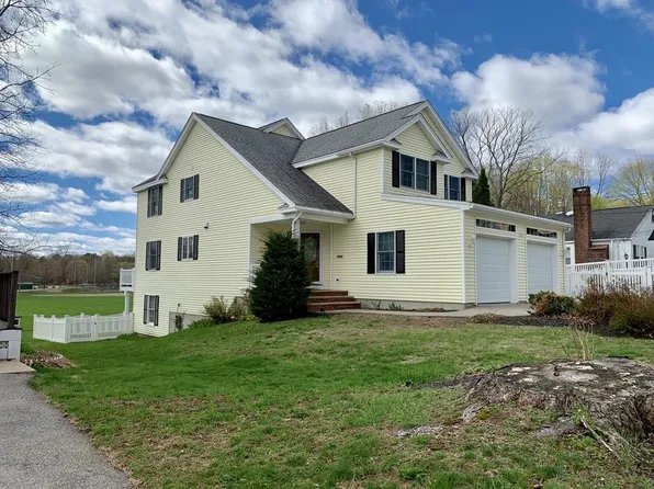 4 Adams St, Merrimac, MA 01860