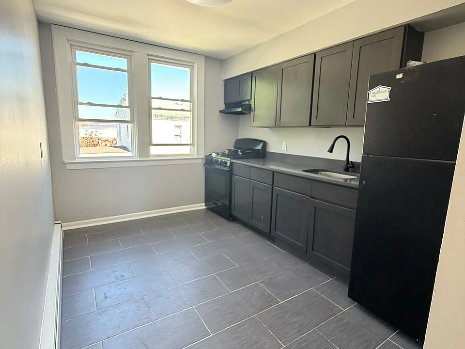 141 Liberty St #1R
