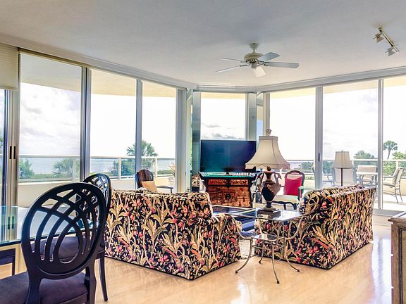 Open Living & Dining Area