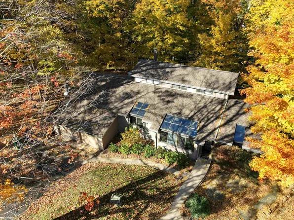 66110 Oak Rd, Lakeville, IN 46536
