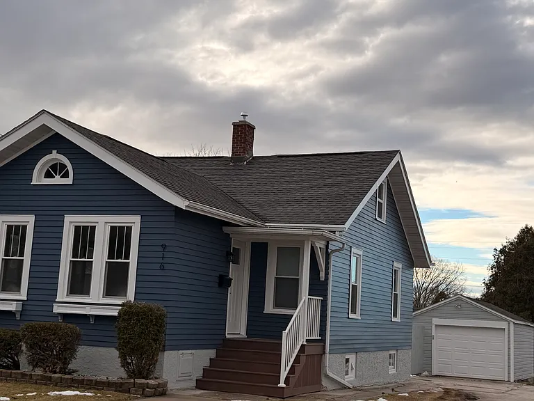 916 N 22nd St — Photo 14