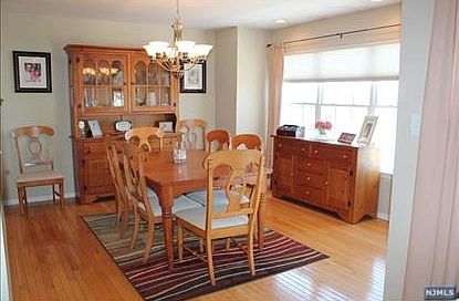 5th image of 81 Lakeview Ct #8-1