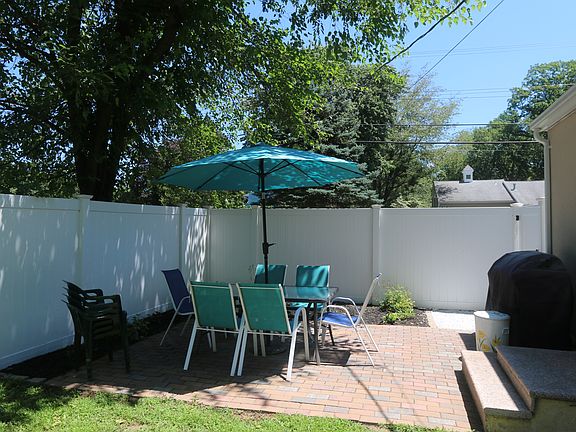 4th image of 3739 Briarhill St