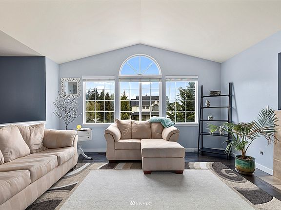 4th image of 25224 159th St Court SE